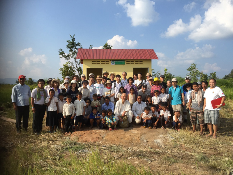 後ろは新設したトイレです。今年の訪問時