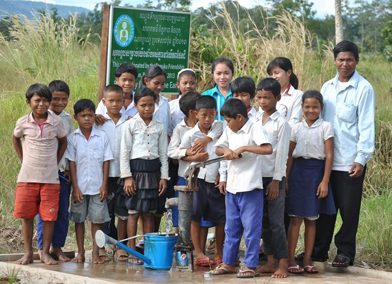 ③ 小学校に寄贈された井戸