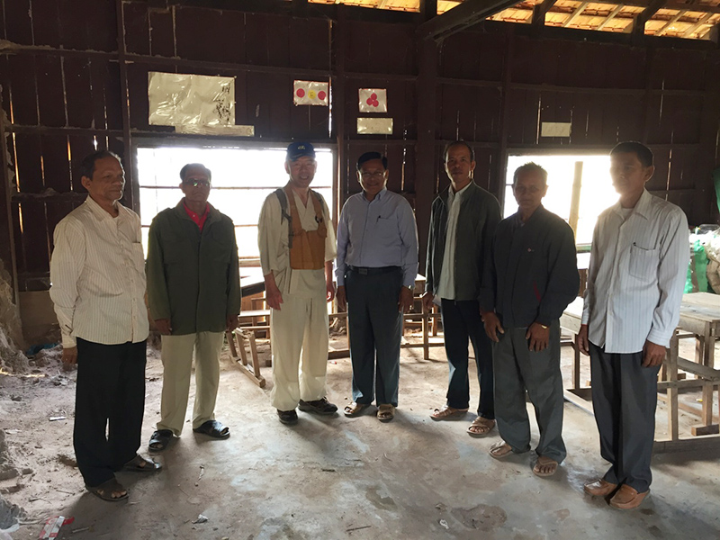 私の右側が区長さん、その右側が校長先生です。