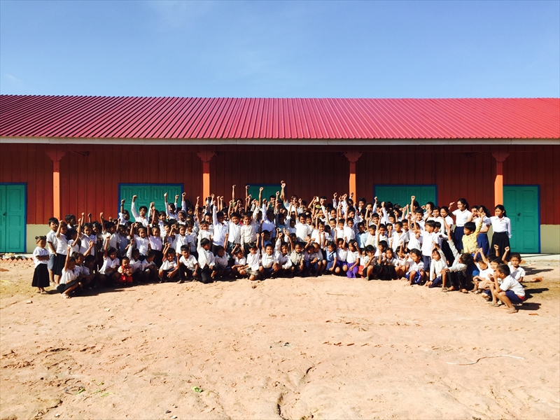 校舎と子どもたち万歳