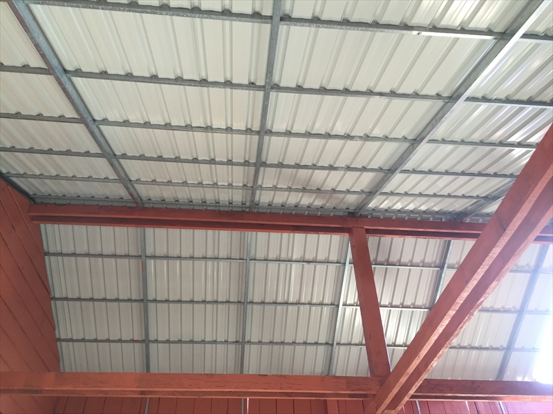 教室内から屋根