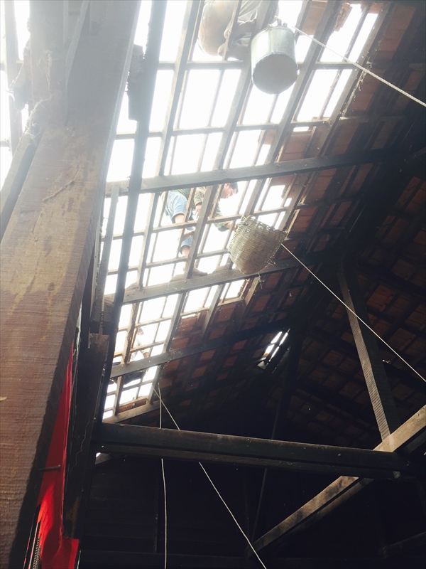 旧校舎取り壊し屋根