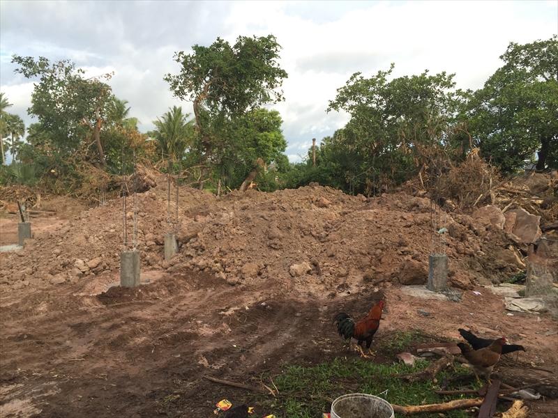 基礎工事柱の土台が見える