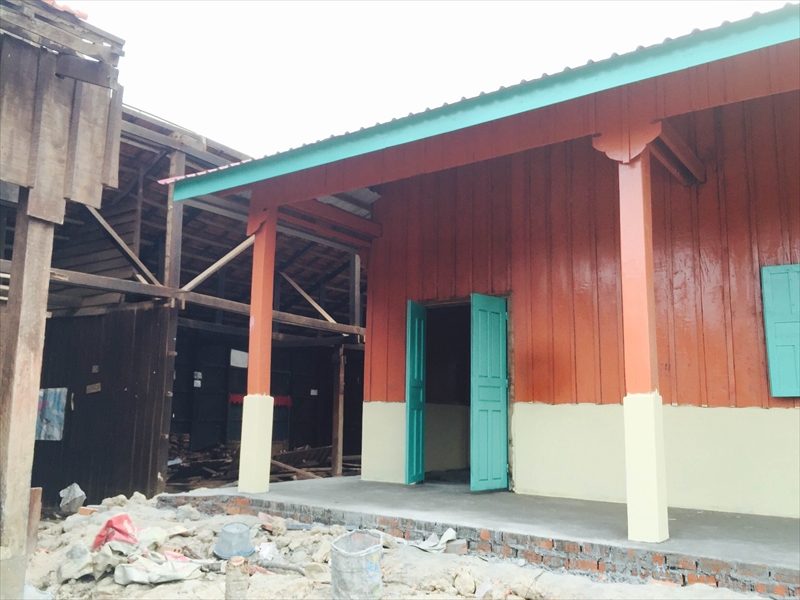 新校舎と旧校舎